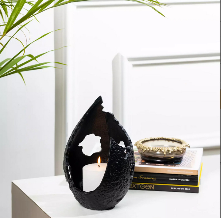 Ring in the New Year: Thoughtful Gifting with Parami’s Lanterns and Decor