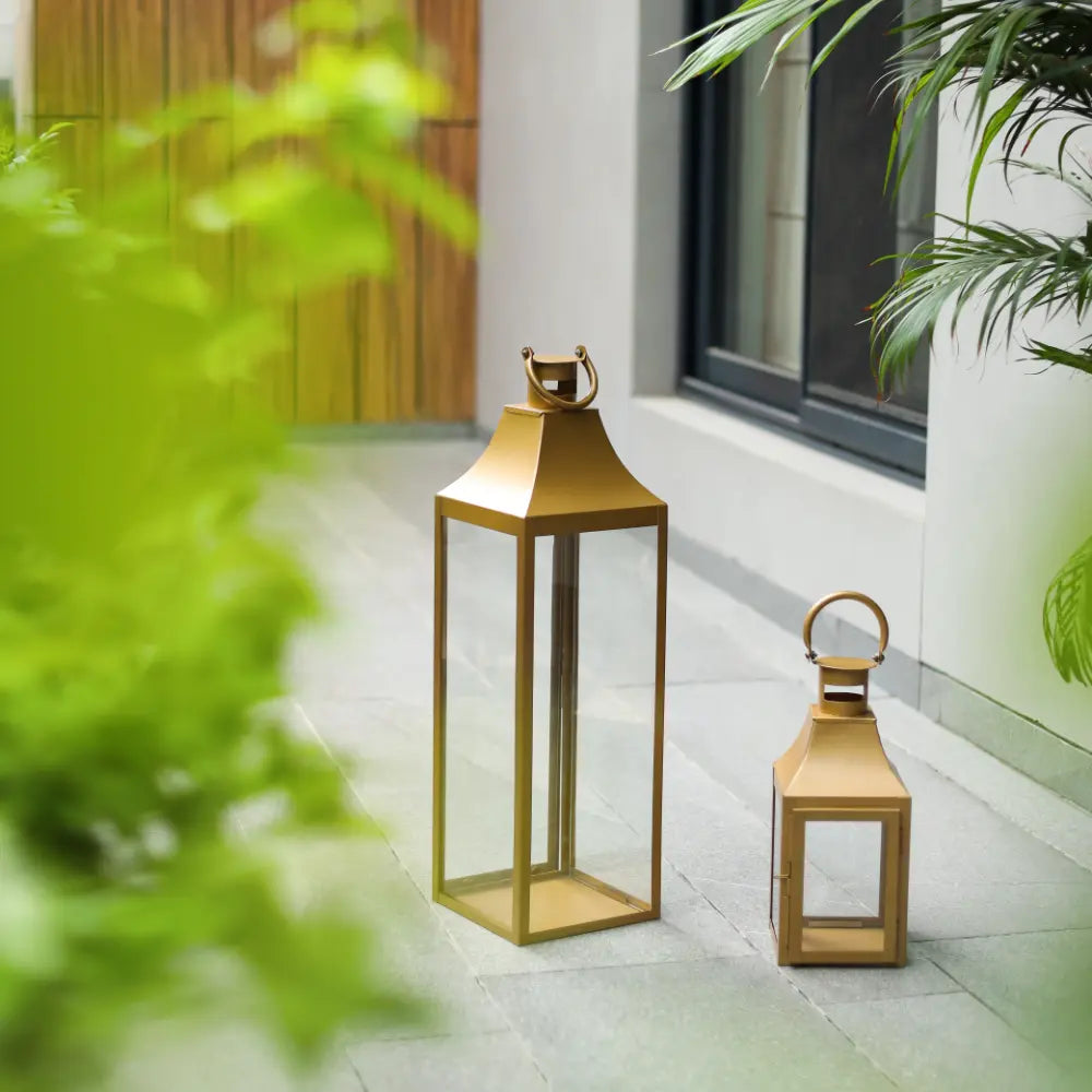 Grand Manor Lantern Golden Small