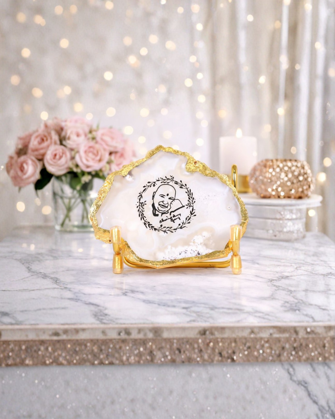 Ivory Glow Guru Ji Agate Stand