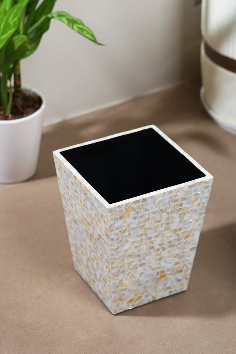 Pearl Elegance Dustbin