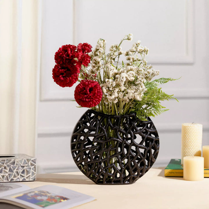 Black Net vase