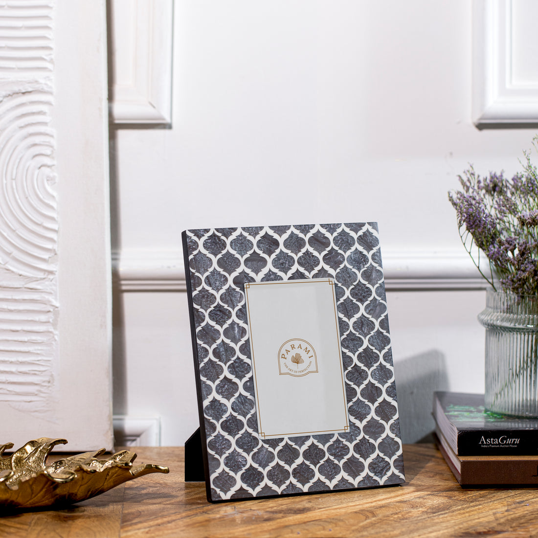 Parami Monochrome Memories grey resin decorative photo frame set for home décor