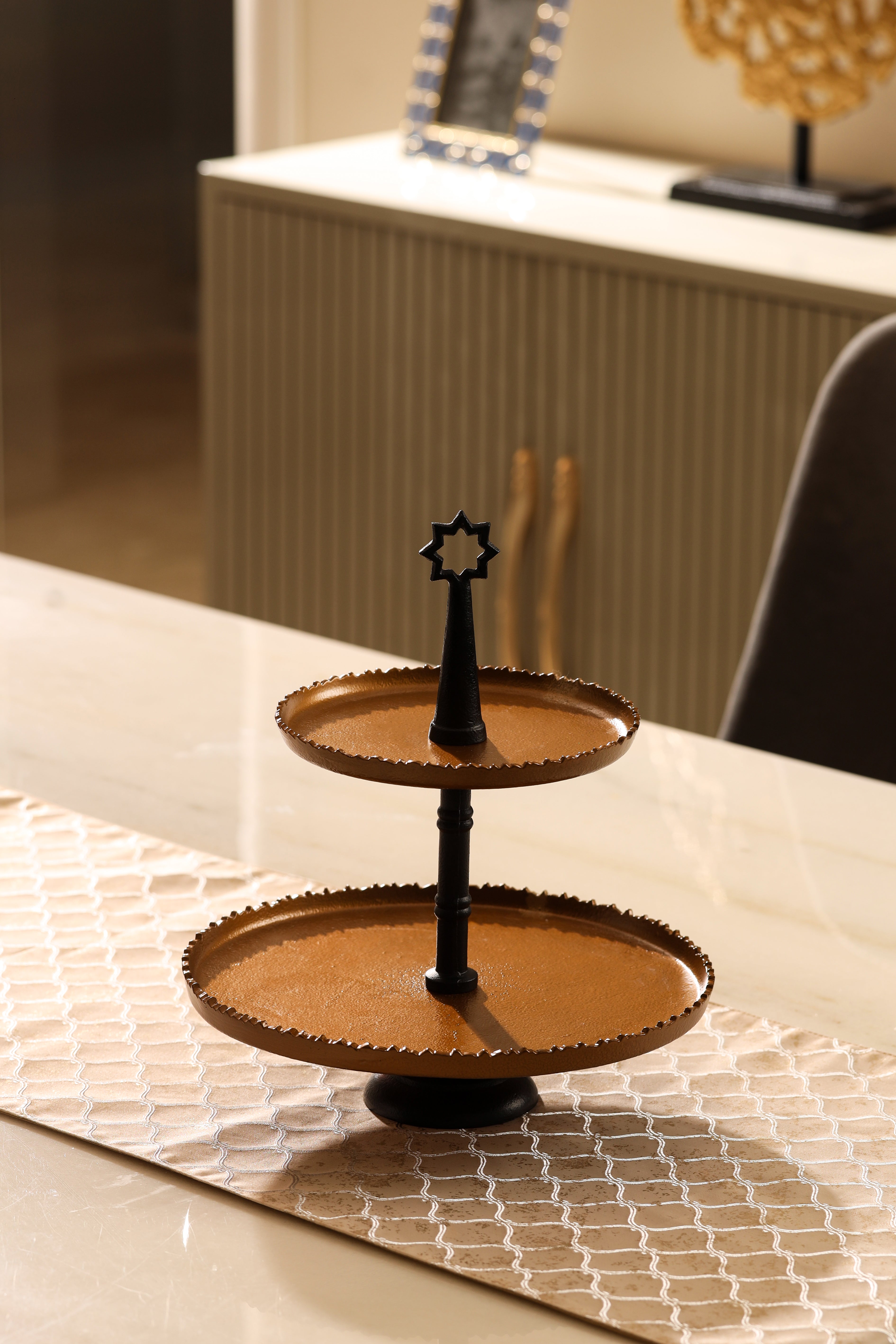 Parami two tier cake stands designed as a classic cake display stand for everyday serving
